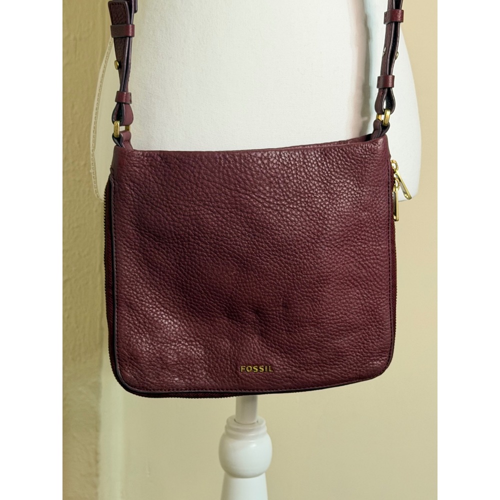 Fossil Burgundy Pebbled Leather Crossbody Bag Gold Hardware Expandable ZB6844